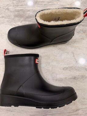 HUNTER Theezy Faux Shearling Bootie Size 8